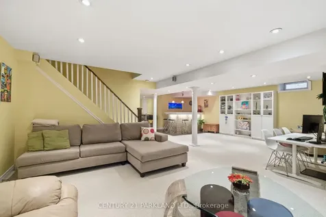 18 Turnbridge Road Aurora ON L4G 7R9