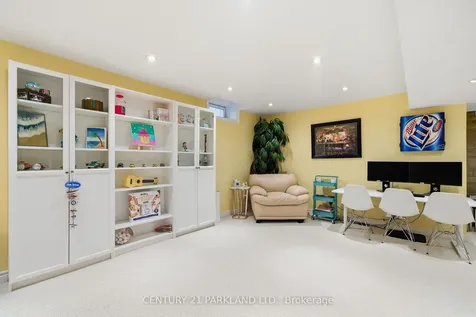 18 Turnbridge Road Aurora ON L4G 7R9