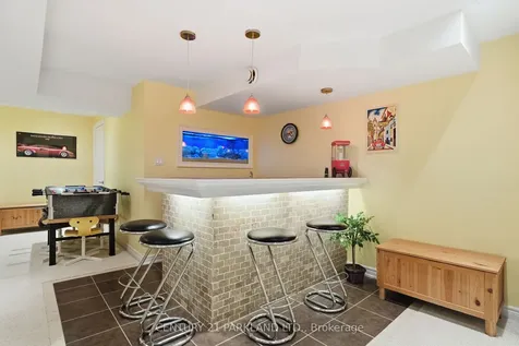 18 Turnbridge Road Aurora ON L4G 7R9