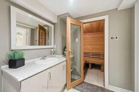 18 Turnbridge Road Aurora ON L4G 7R9