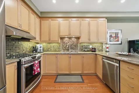 18 Turnbridge Road Aurora ON L4G 7R9