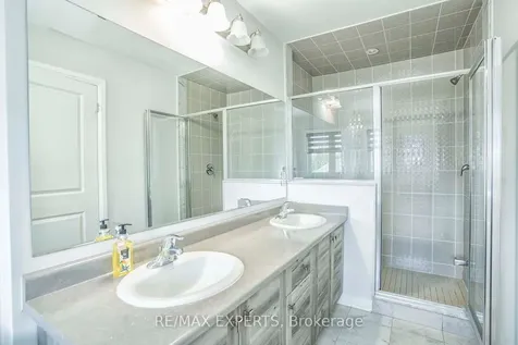 54 Landolfi Way Bradford West Gwillimbury ON L3Z 4L7