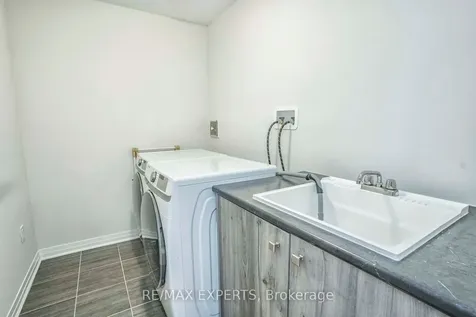 54 Landolfi Way Bradford West Gwillimbury ON L3Z 4L7