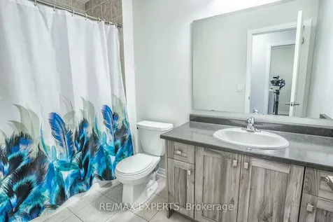 54 Landolfi Way Bradford West Gwillimbury ON L3Z 4L7