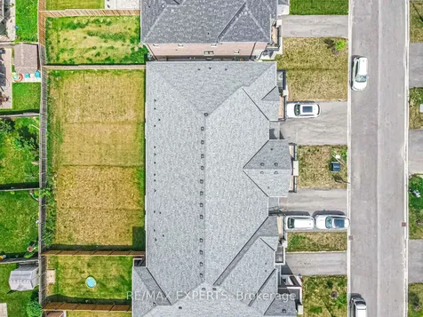 54 Landolfi Way Bradford West Gwillimbury ON L3Z 4L7