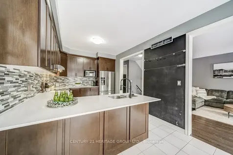 61 Algeo Way Bradford West Gwillimbury ON L3Z 0W1