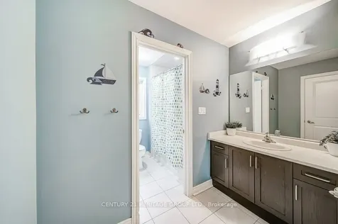 61 Algeo Way Bradford West Gwillimbury ON L3Z 0W1