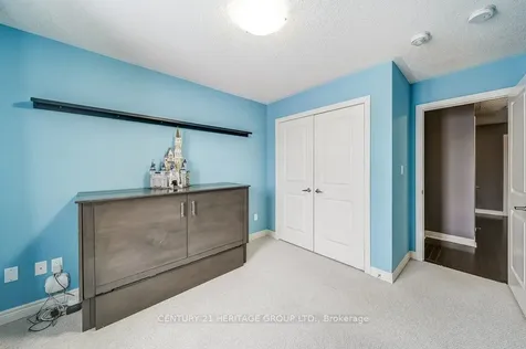 61 Algeo Way Bradford West Gwillimbury ON L3Z 0W1