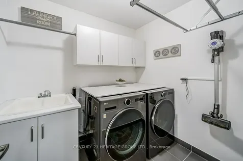 61 Algeo Way Bradford West Gwillimbury ON L3Z 0W1