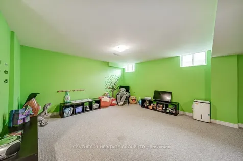 61 Algeo Way Bradford West Gwillimbury ON L3Z 0W1