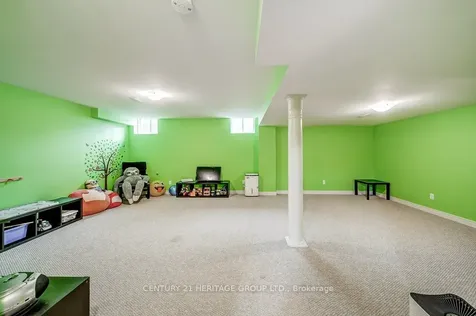 61 Algeo Way Bradford West Gwillimbury ON L3Z 0W1