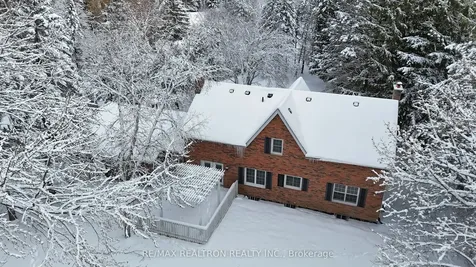 8 Blue Grass Drive Aurora ON L4G 6W4