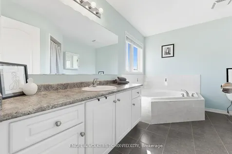 23 Weir Street Bradford West Gwillimbury ON L3Z 0K6