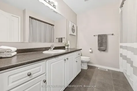 23 Weir Street Bradford West Gwillimbury ON L3Z 0K6