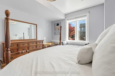 23 Weir Street Bradford West Gwillimbury ON L3Z 0K6