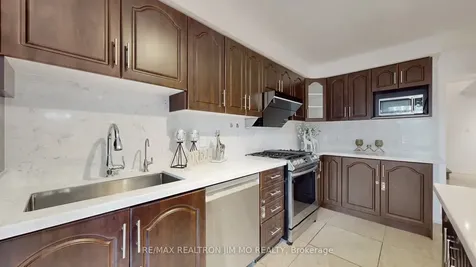 431 Stone Road Aurora ON L4G 6Z5