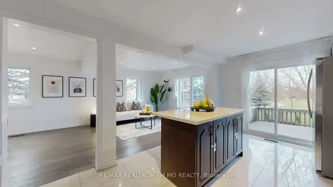 431 Stone Road Aurora ON L4G 6Z5