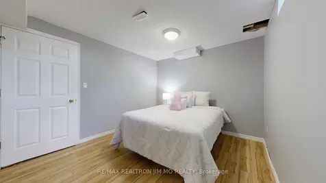 431 Stone Road Aurora ON L4G 6Z5