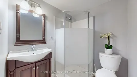 431 Stone Road Aurora ON L4G 6Z5