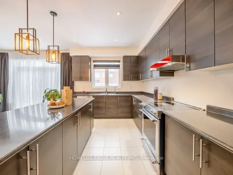 27 Scarlet Way Bradford West Gwillimbury ON L3Z 0T4