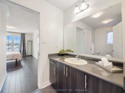 27 Scarlet Way Bradford West Gwillimbury ON L3Z 0T4