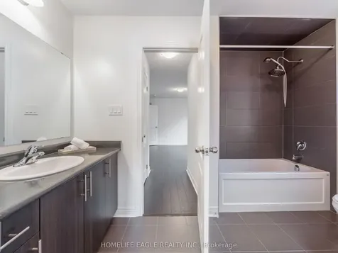 27 Scarlet Way Bradford West Gwillimbury ON L3Z 0T4