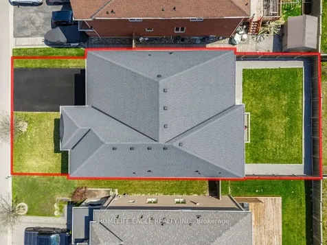 27 Scarlet Way Bradford West Gwillimbury ON L3Z 0T4