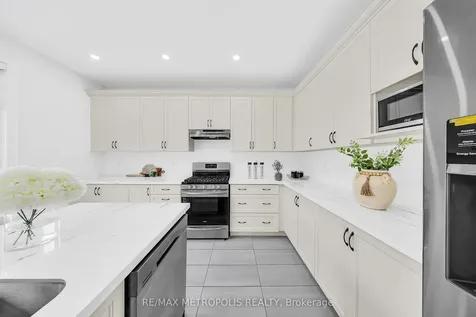 983 Langford Boulevard Bradford West Gwillimbury ON L3Z 4K9