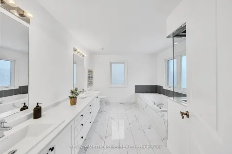 983 Langford Boulevard Bradford West Gwillimbury ON L3Z 4K9