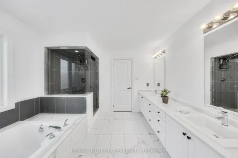 983 Langford Boulevard Bradford West Gwillimbury ON L3Z 4K9