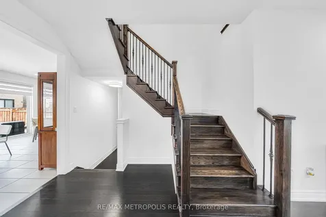 983 Langford Boulevard Bradford West Gwillimbury ON L3Z 4K9