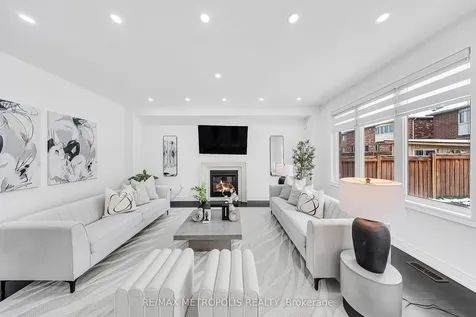 983 Langford Boulevard Bradford West Gwillimbury ON L3Z 4K9