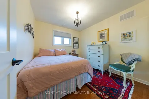 27 Bigwin Drive Aurora ON L4G 3C4