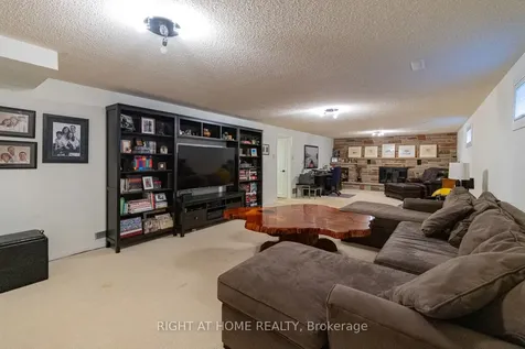 27 Bigwin Drive Aurora ON L4G 3C4