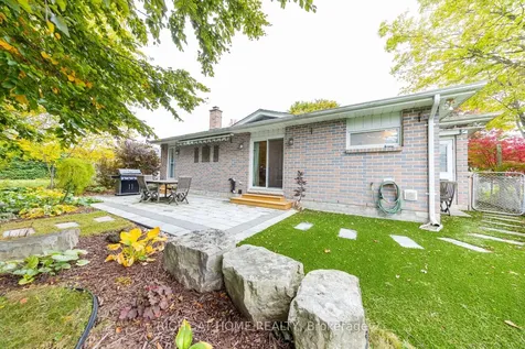 27 Bigwin Drive Aurora ON L4G 3C4