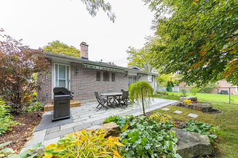 27 Bigwin Drive Aurora ON L4G 3C4