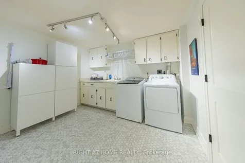 27 Bigwin Drive Aurora ON L4G 3C4