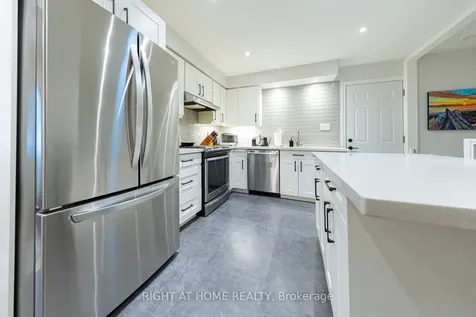 27 Bigwin Drive Aurora ON L4G 3C4