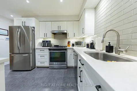 27 Bigwin Drive Aurora ON L4G 3C4