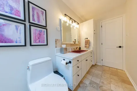 27 Bigwin Drive Aurora ON L4G 3C4