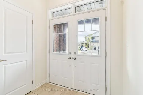 25 Ferragine Crescent Bradford West Gwillimbury ON L3Z 4J9