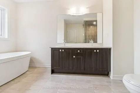 25 Ferragine Crescent Bradford West Gwillimbury ON L3Z 4J9