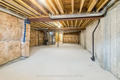 25 Ferragine Crescent Bradford West Gwillimbury ON L3Z 4J9