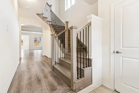 25 Ferragine Crescent Bradford West Gwillimbury ON L3Z 4J9