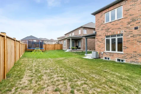 25 Ferragine Crescent Bradford West Gwillimbury ON L3Z 4J9