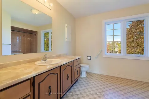 62 Devlin Place Aurora ON L4G 5W8