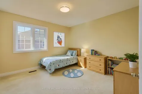 62 Devlin Place Aurora ON L4G 5W8