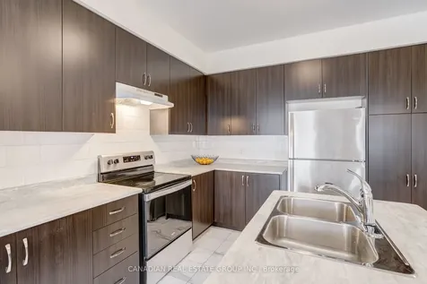 44 Blackwell Crescent Bradford West Gwillimbury ON L3Z 4L3