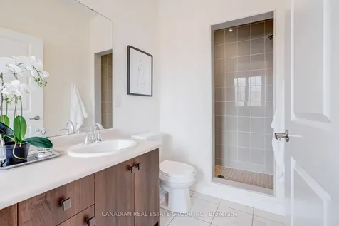 44 Blackwell Crescent Bradford West Gwillimbury ON L3Z 4L3