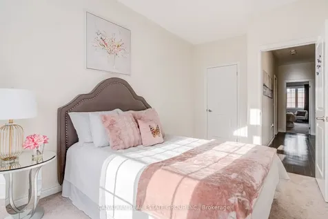 44 Blackwell Crescent Bradford West Gwillimbury ON L3Z 4L3